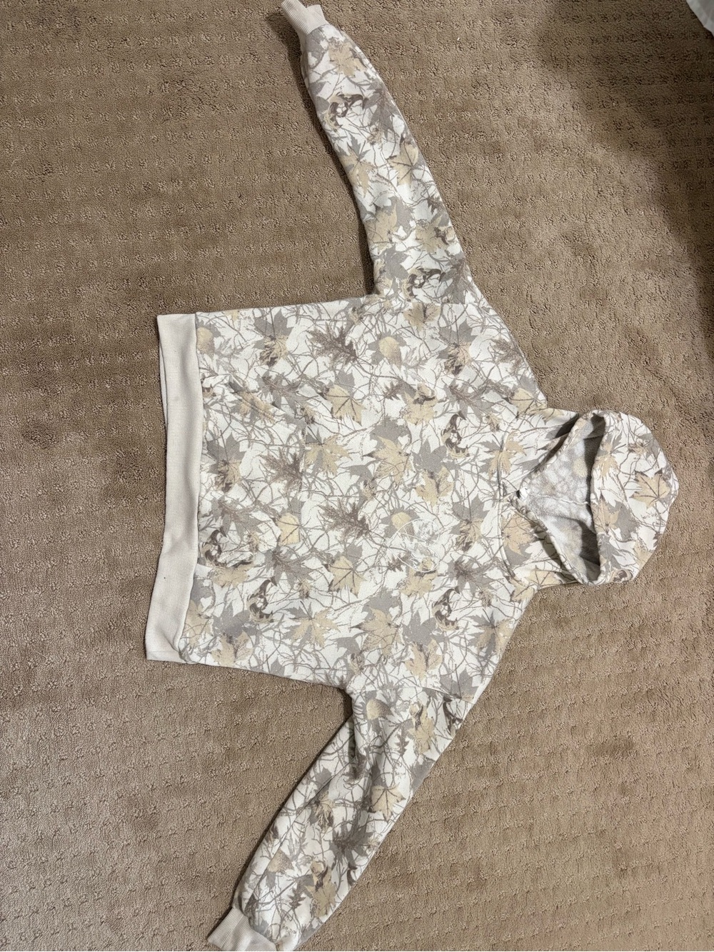 Charlotte Russe Neutral Leaf-Print Hoodie in Beige and Gray